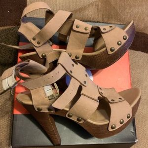 G by Guess GG Sandal. Size 9